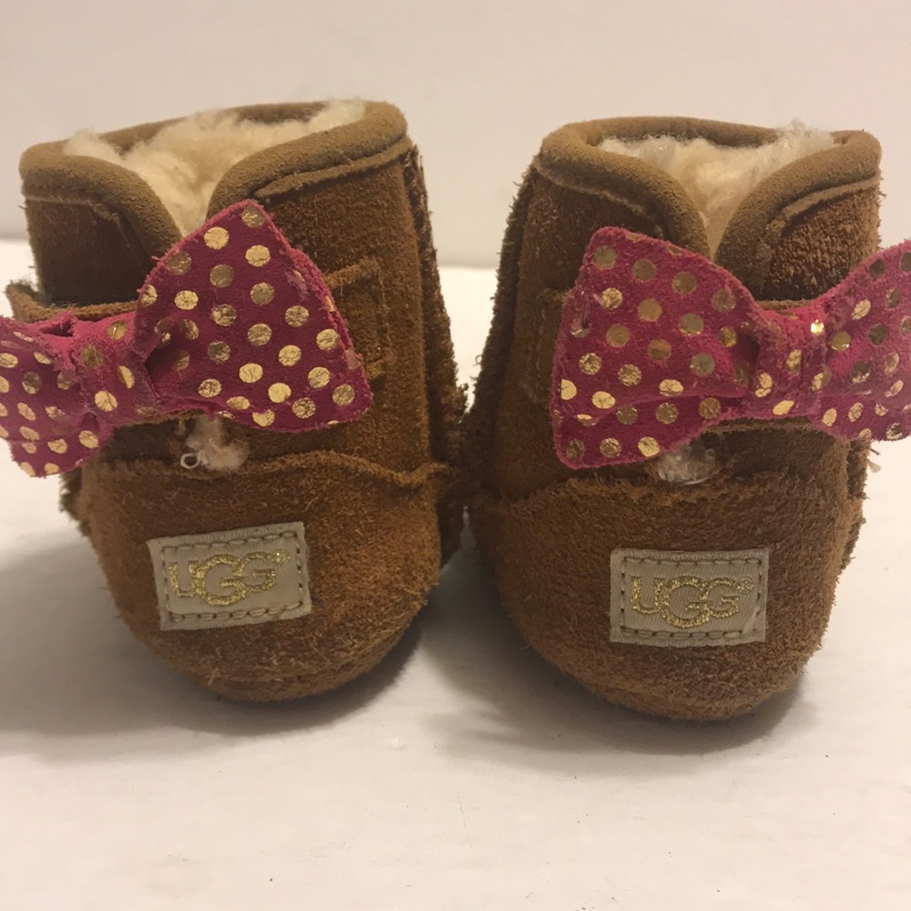 Ugg - Picture 2 of 4
